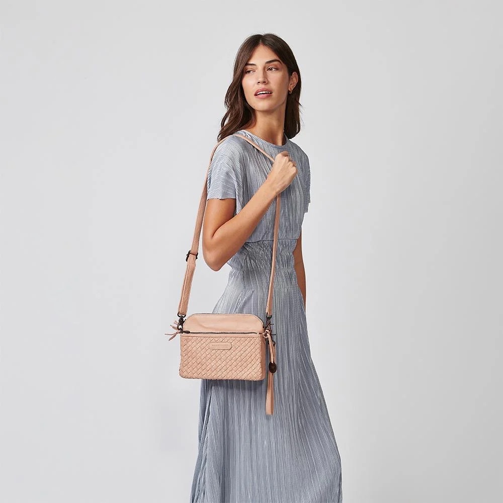 NWOT Wanderers Blush Woven Crossbody Bag - Picture 6 of 14